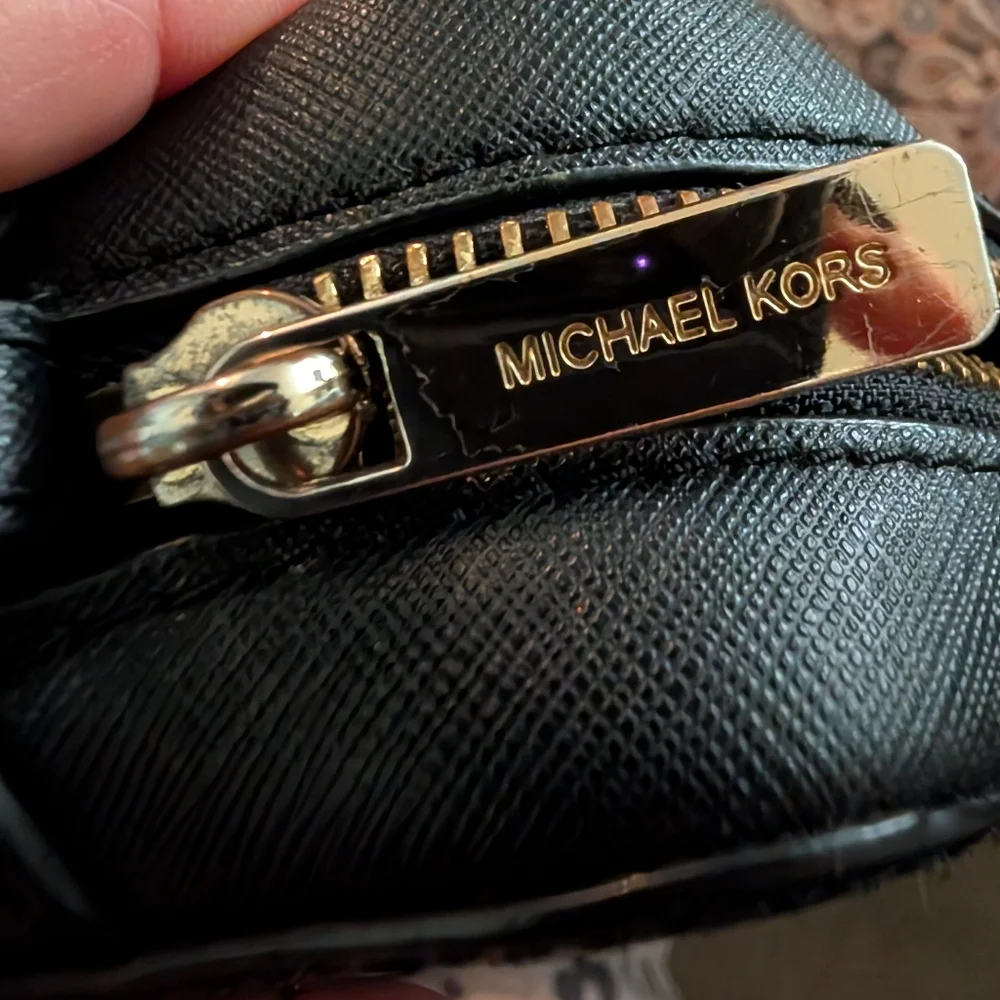 Michael Kors Selma Black Saffiano Leather Studded Crossbody Excellent! - Picture 9 of 11